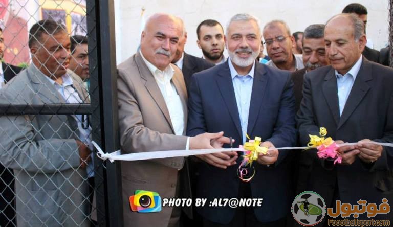 صور  نادي خدمات الشاطئ يفتتح ملعبه المعشب