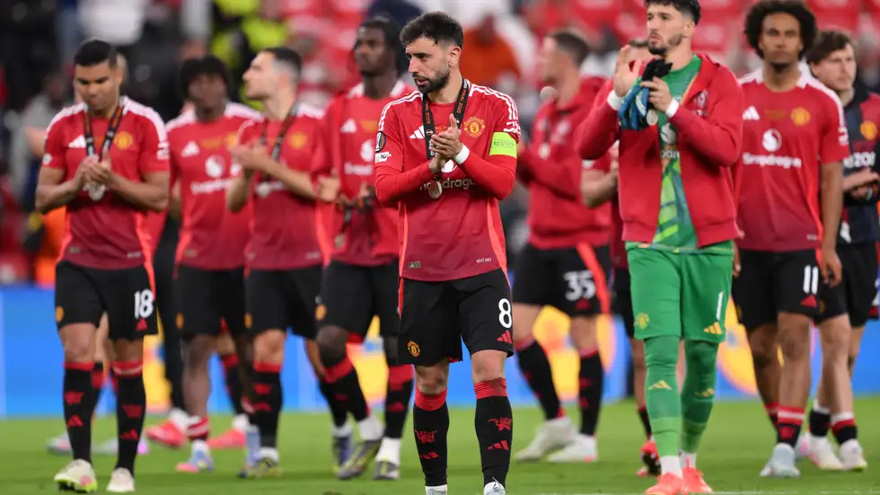 مانشستر يونايتد يعرض لاعبيه للبيع
