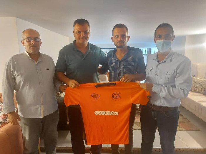 أسما  الجلا يعتمد جهازه الفني