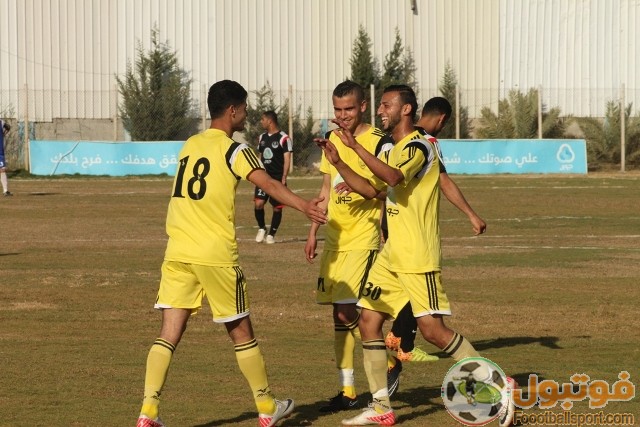 صور  ديربي الوسطى يبتسم لخدمات النصيرات