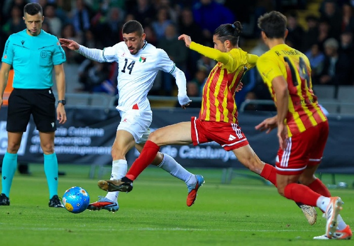 رغم التعثر  الفدائي يقدم مباراة في كتالونيا