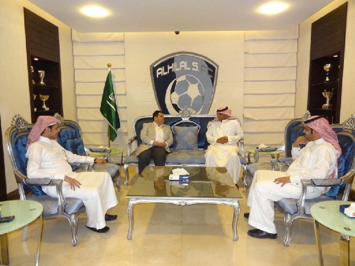 بطل الدوري يواجه الهلال السعودي يناير المقبل