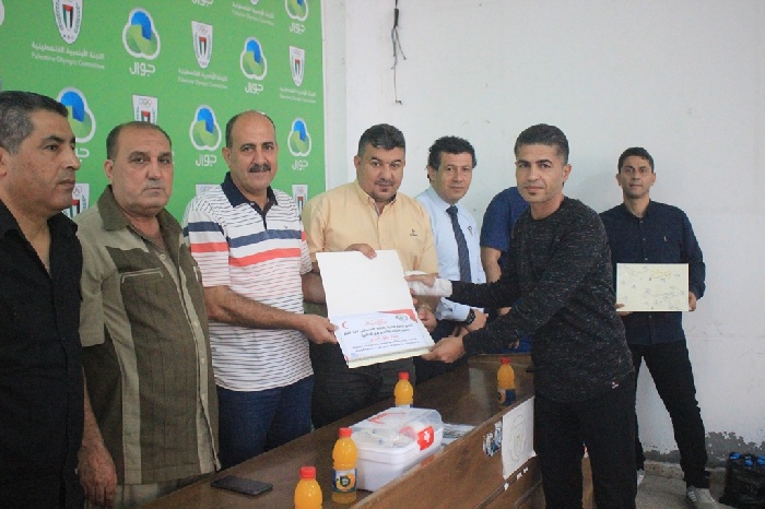 اتحاد الكرة يوزع الحقائب الطبية على معالجي أندية الدرجتين الممتازة والأولى