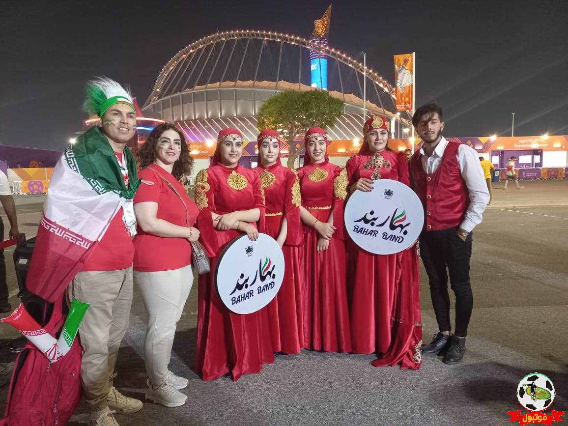 فيديو  فلكلور ايراني وتونسي في ساحة ستاد خليفة الدولي
