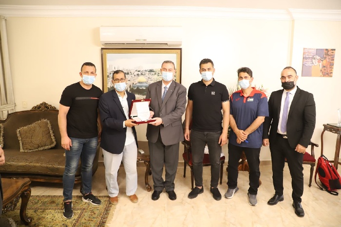 السفير الفلسطيني دياب اللوح يستقبل بعثة الفدائي الأولمبي