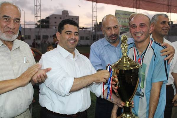 صور البرديني يتوج بلقب بطولة الراحل الأخرس