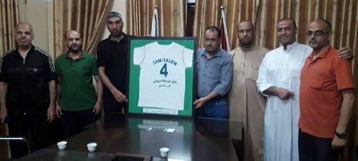 الصداقة يكرم الكابتن سامي سالم