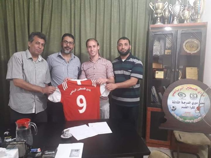 نادي فلسطين يواصل صفقاته
