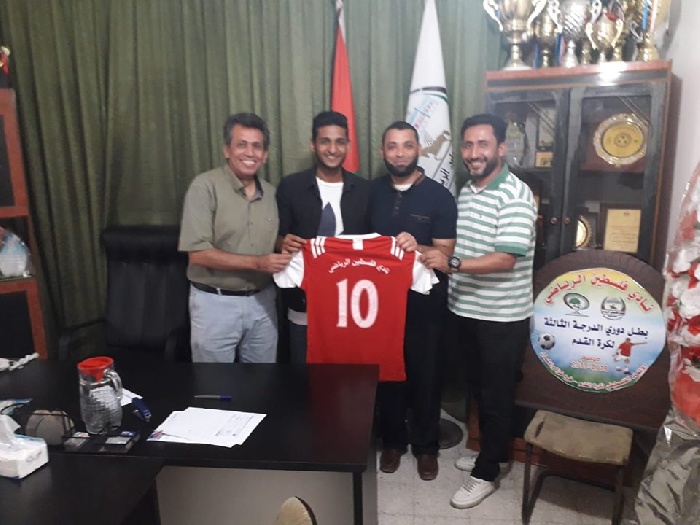 نادي فلسطين يواصل صفقاته
