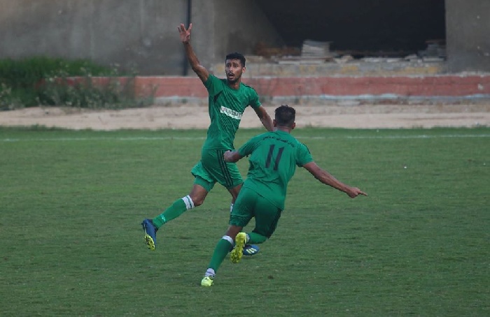 ميسرة البواب  لاعب بمهمة مزدوجة